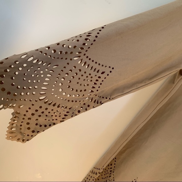 🆕 ALLY & ROB TAN HOLES PATTERNED TOP SIZE - Picture 3 of 8